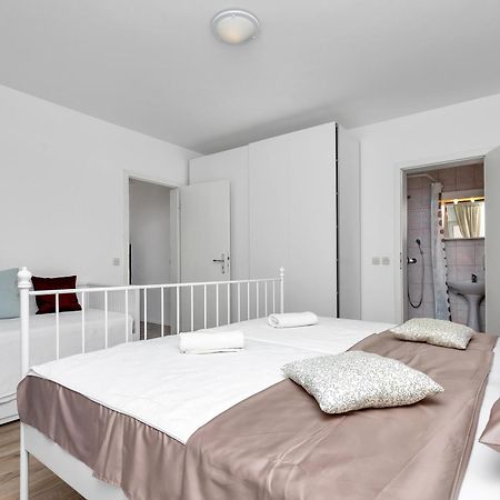 Apartments Marija Makarska Bagian luar foto