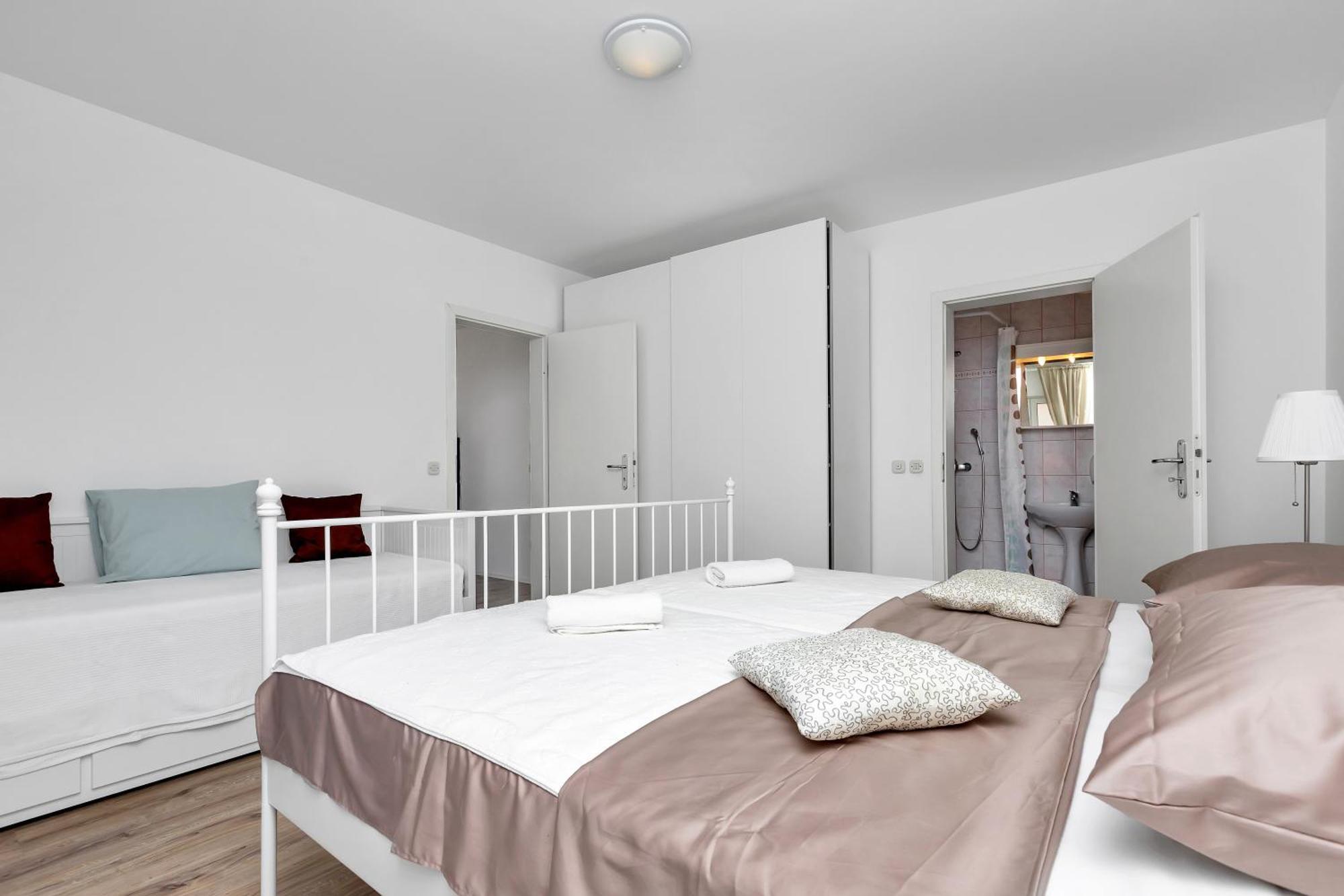 Apartments Marija Makarska Bagian luar foto
