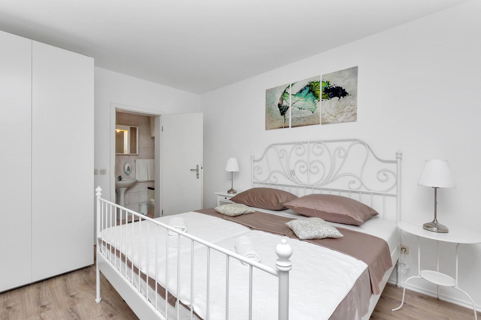 Apartments Marija Makarska Bagian luar foto