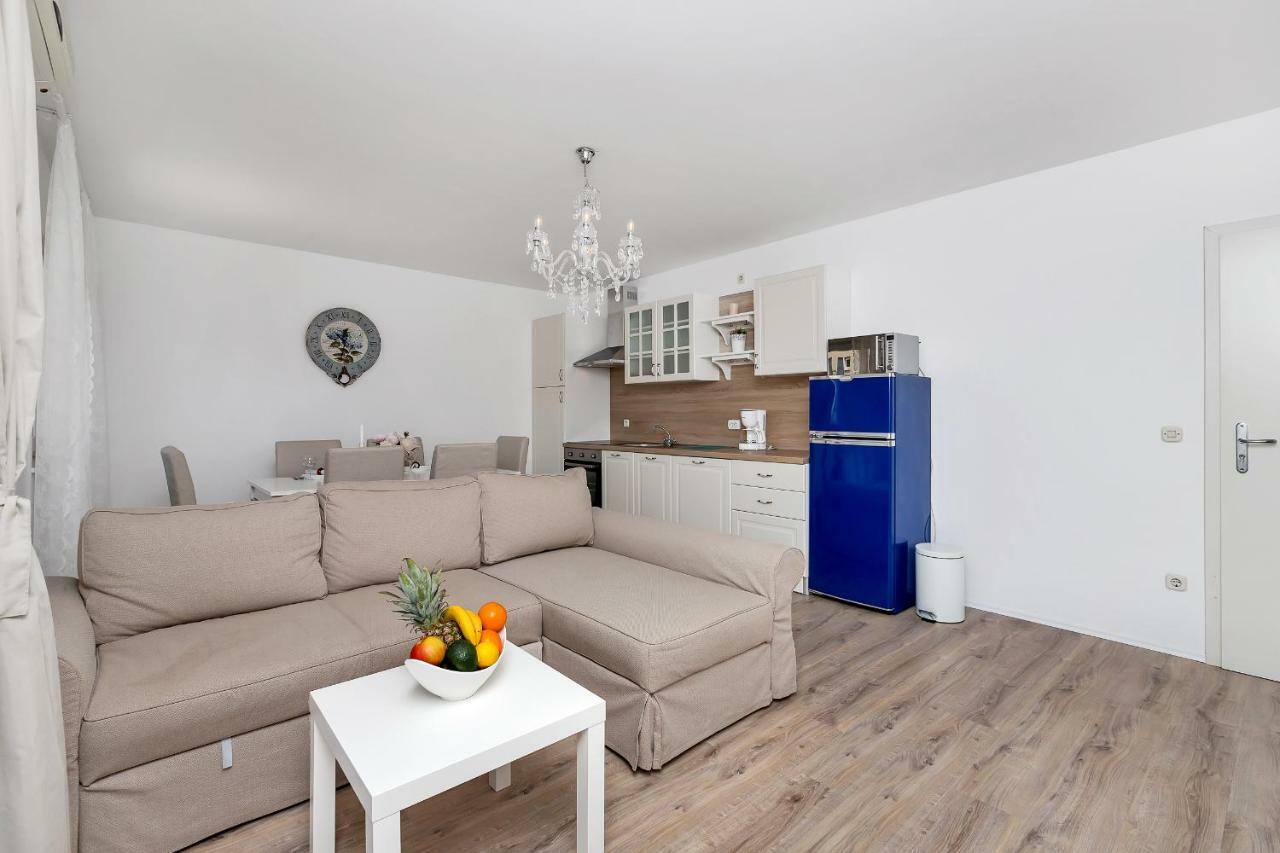Apartments Marija Makarska Bagian luar foto