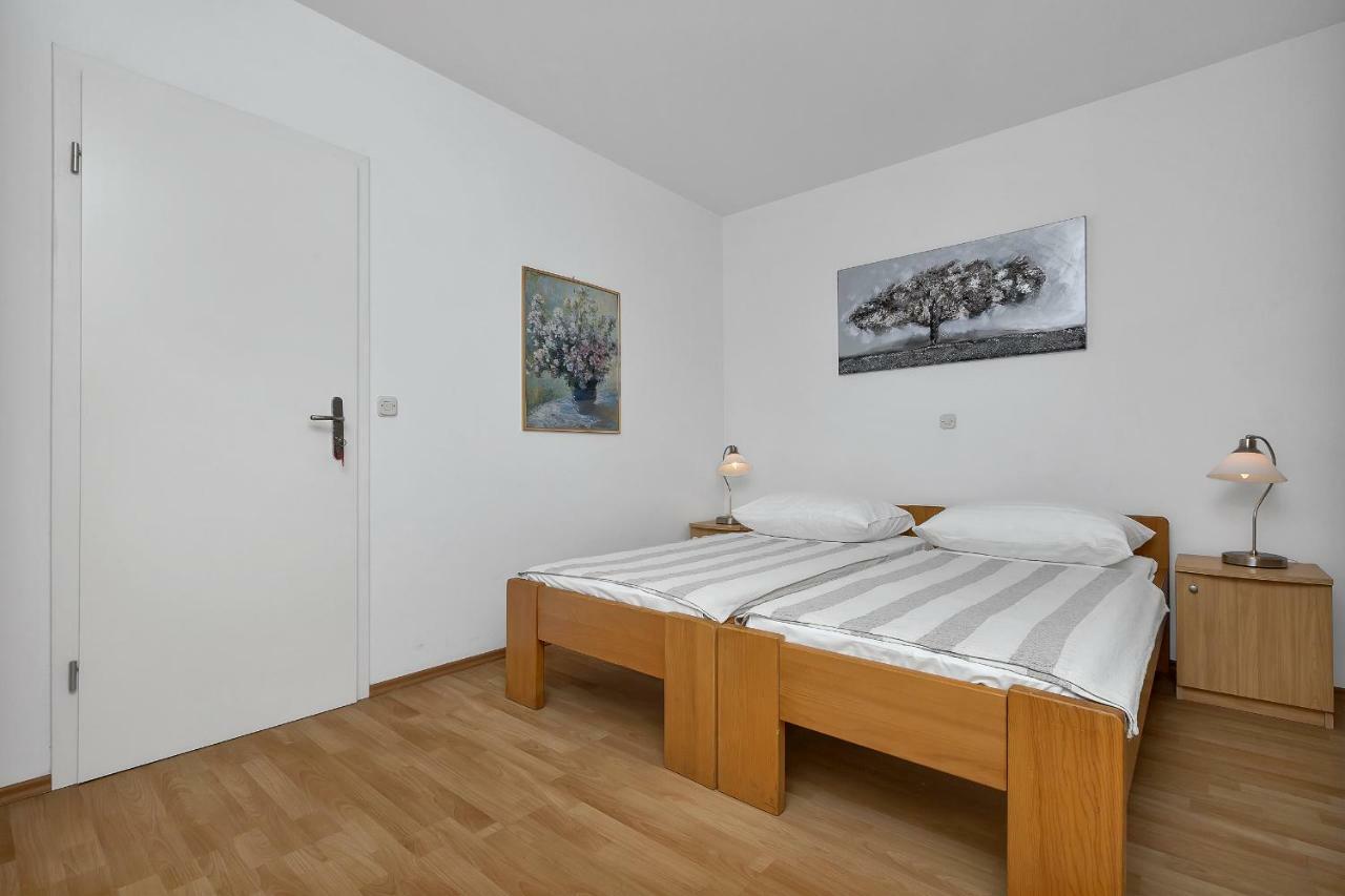 Apartments Marija Makarska Bagian luar foto