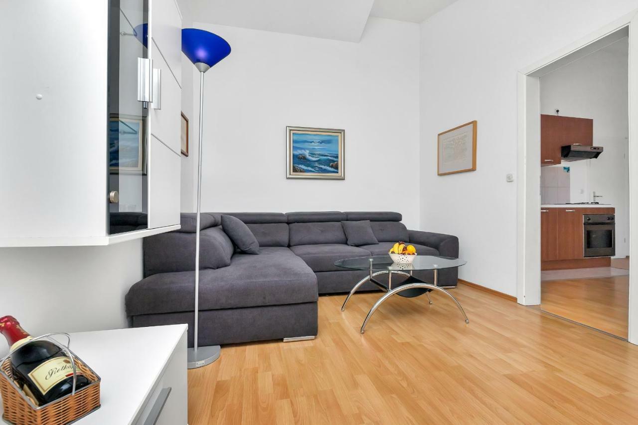 Apartments Marija Makarska Bagian luar foto