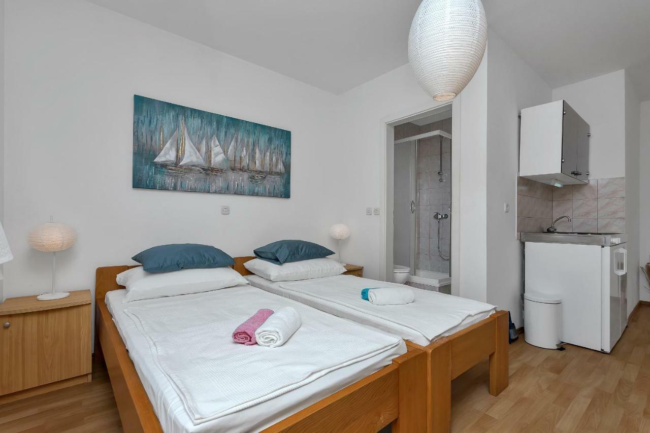 Apartments Marija Makarska Bagian luar foto