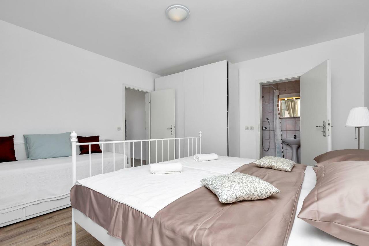 Apartments Marija Makarska Bagian luar foto