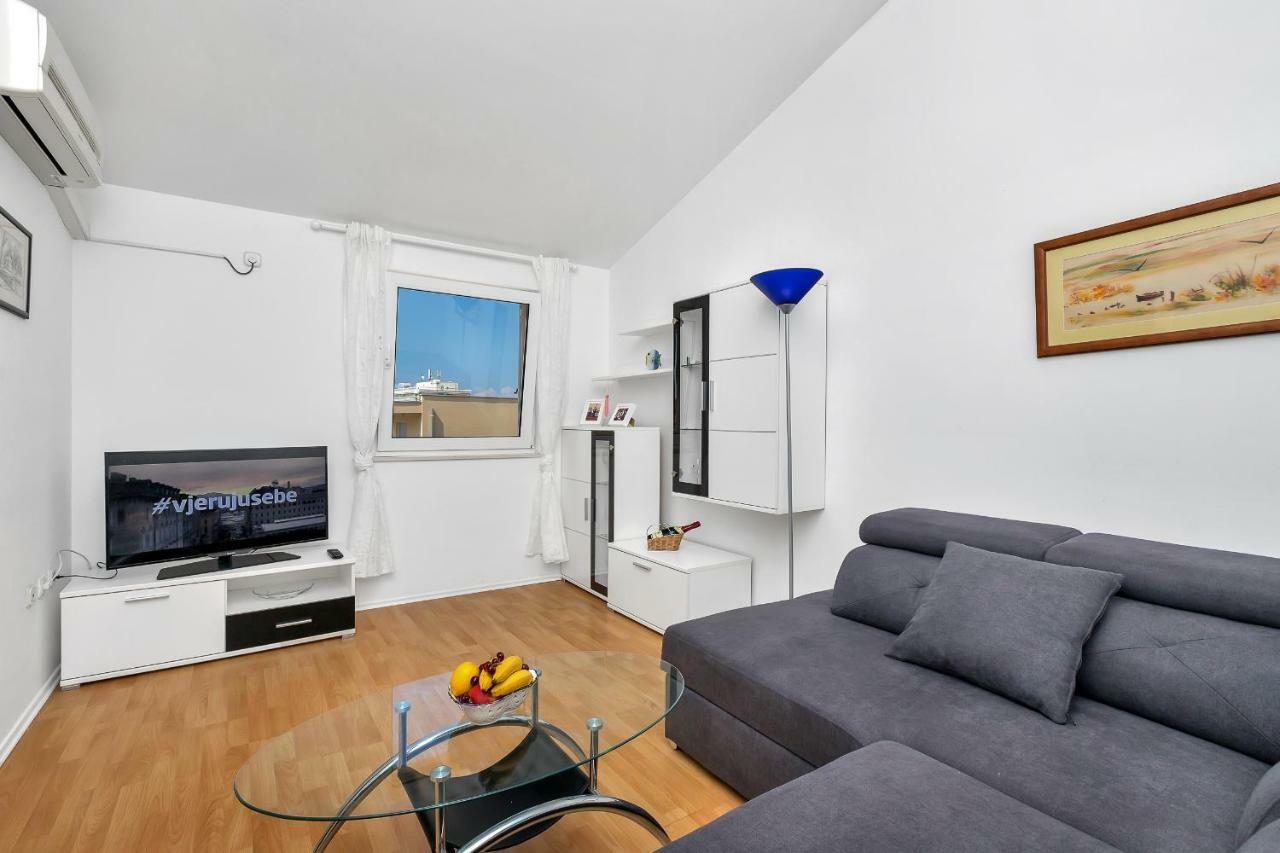 Apartments Marija Makarska Bagian luar foto