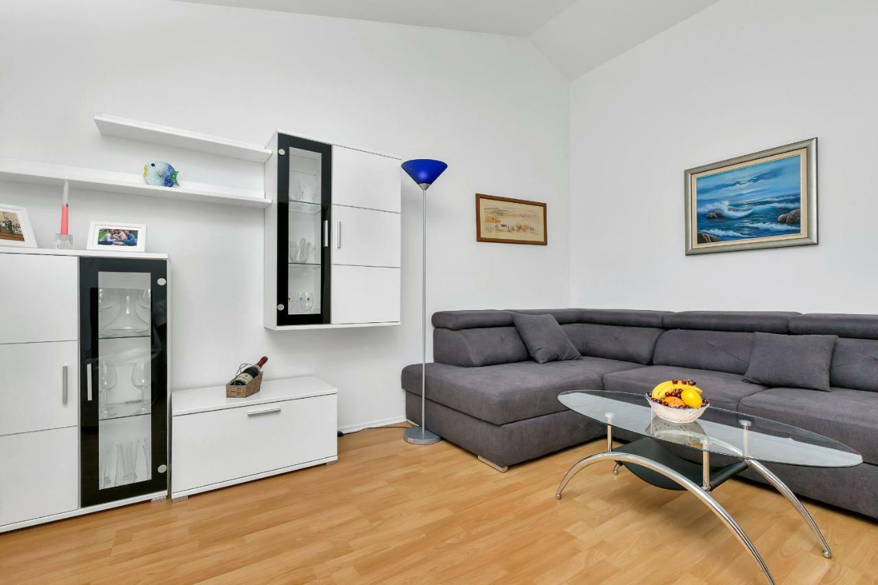 Apartments Marija Makarska Bagian luar foto