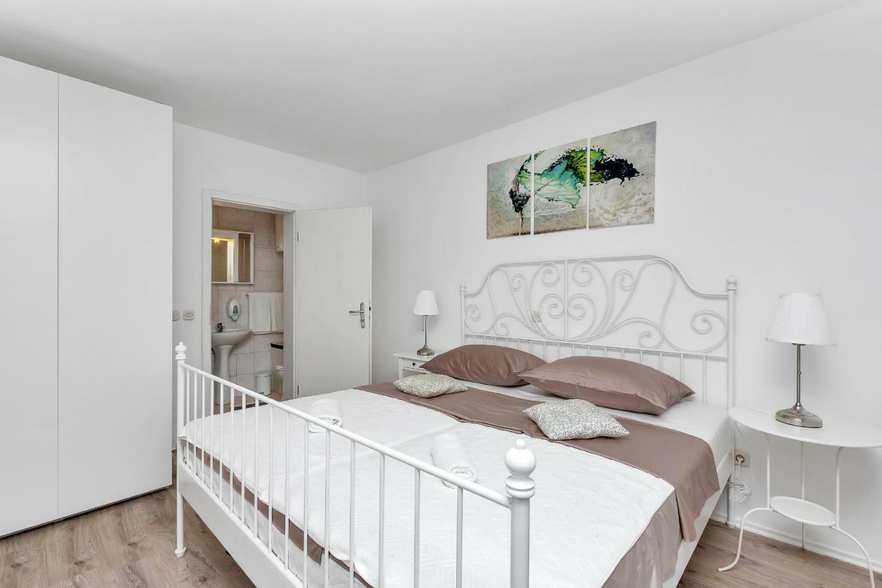 Apartments Marija Makarska Bagian luar foto