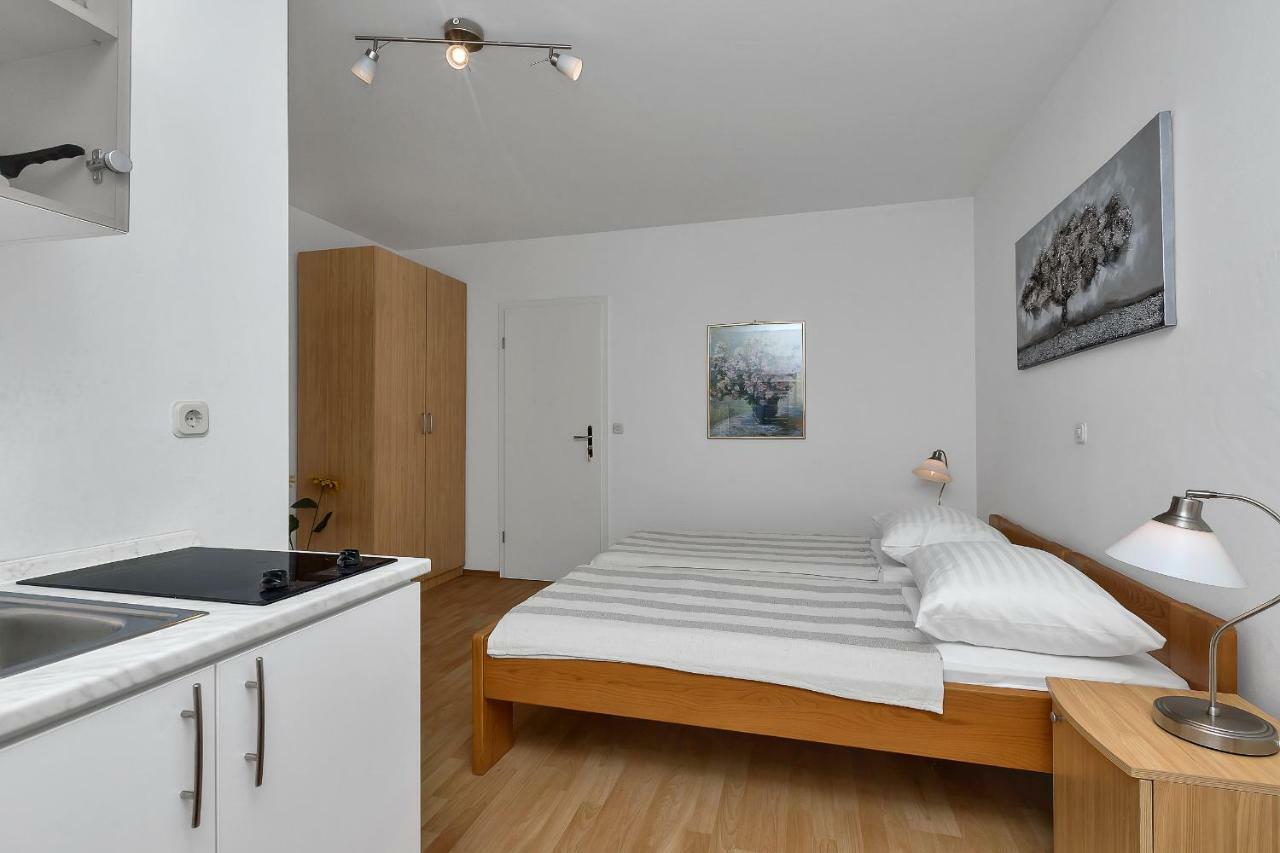 Apartments Marija Makarska Bagian luar foto