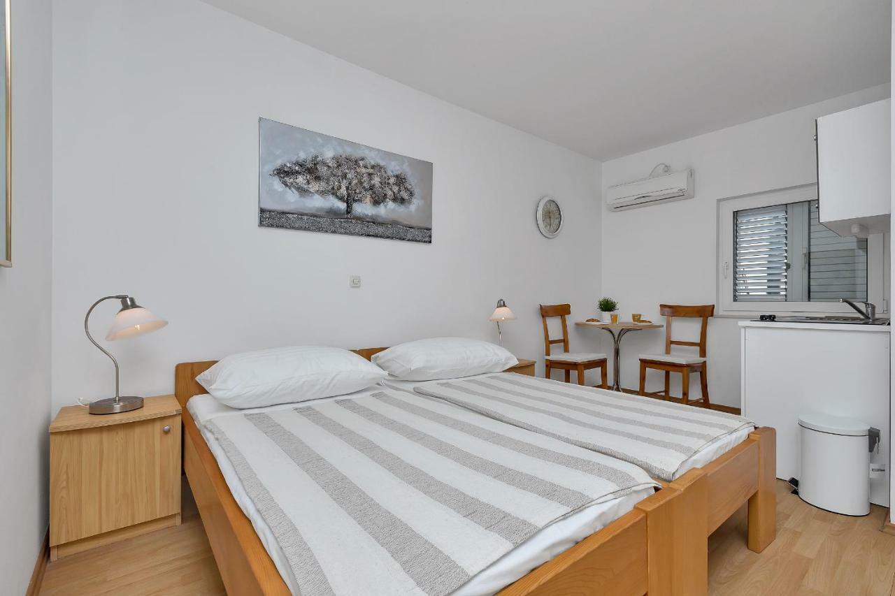 Apartments Marija Makarska Bagian luar foto