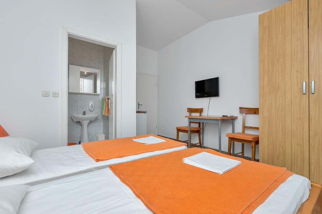 Apartments Marija Makarska Bagian luar foto